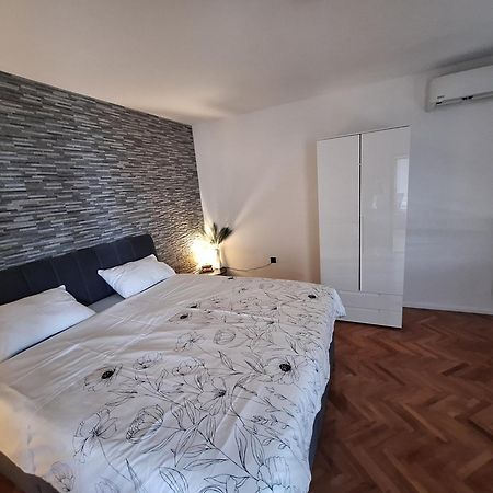 Apartment Little Princess Dora Senj  Buitenkant foto