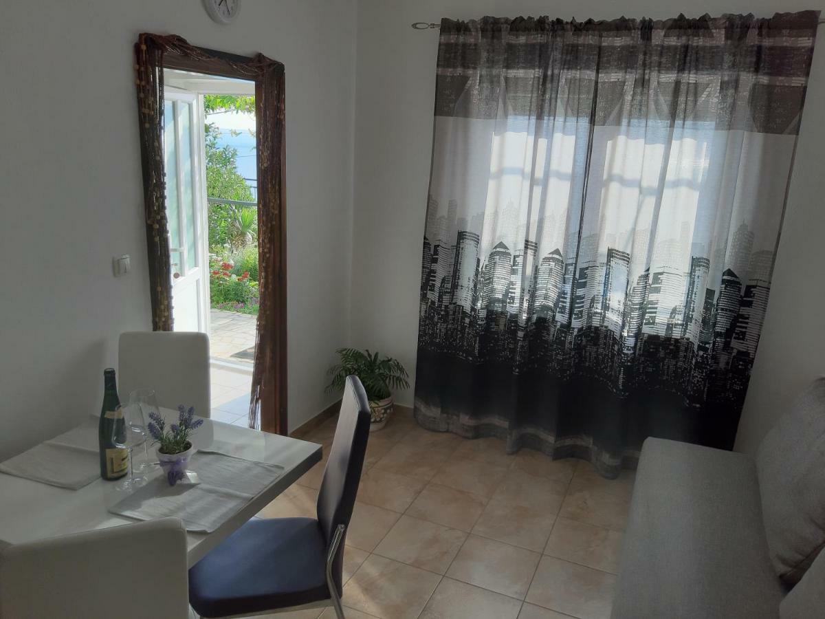 Apartment Little Princess Dora Senj  Buitenkant foto